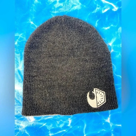 Star Wars - Grey - Half Rebel Half First Order Insignia / Symbol / Logo - Picture 1 of 5